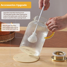 Moretoes 68oz capacity pitcher for serving 6-8 guests.