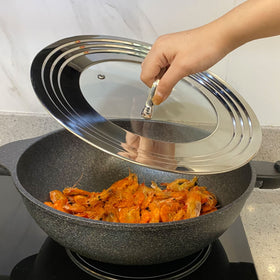 Morikavo lid fits 7–12 inch cookware, keeping lids ready and organized.