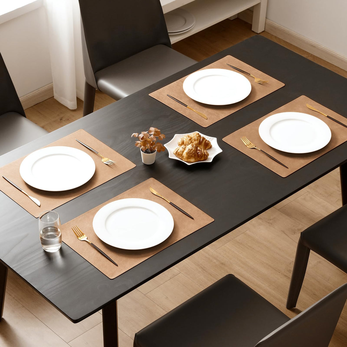 MOSAYT camel placemat heat-resistant scene protecting table during hot dishes.