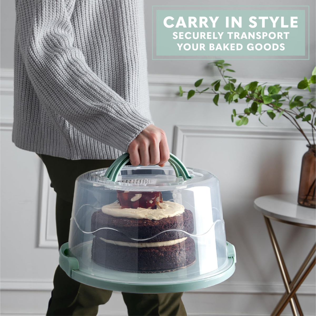 MosJos 13x13x7 green cake carrier ready for large gatherings.