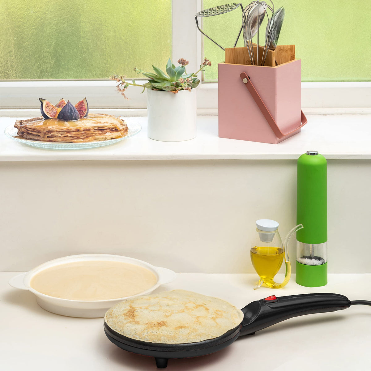 Moss & Stone batter tray included for mess-free batter handling