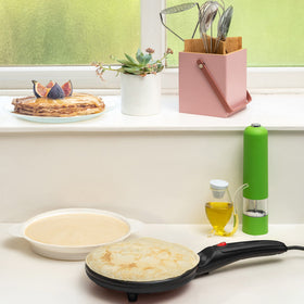 Moss & Stone batter tray included for mess-free batter handling