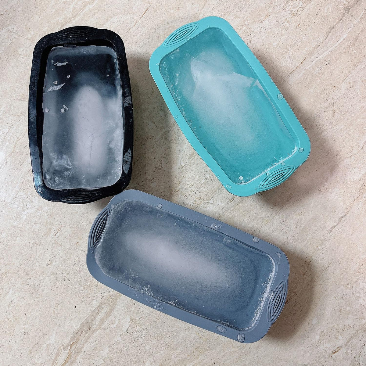 Mouwaii multi-use silicone mold for cake, food, and ice blocks.
