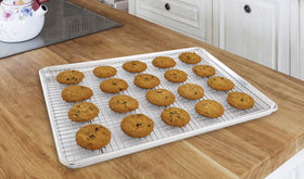 Mrs. Anderson's Baking elevates food for better airflow and even texture during cooling.