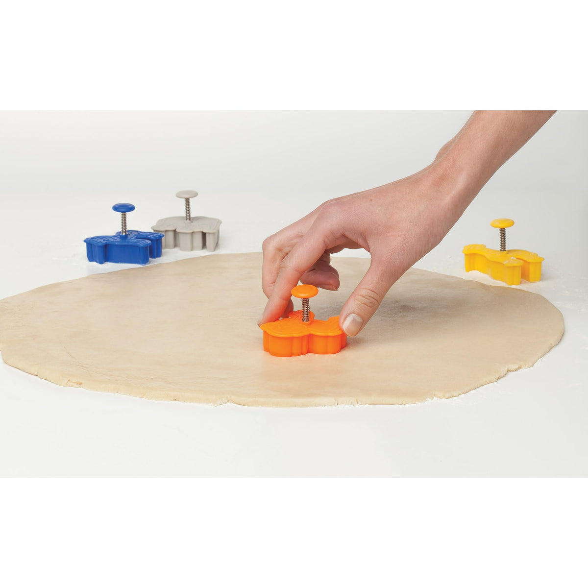 Mrs. Anderson's Baking spring-action embossing lever creates clear, detailed impressions