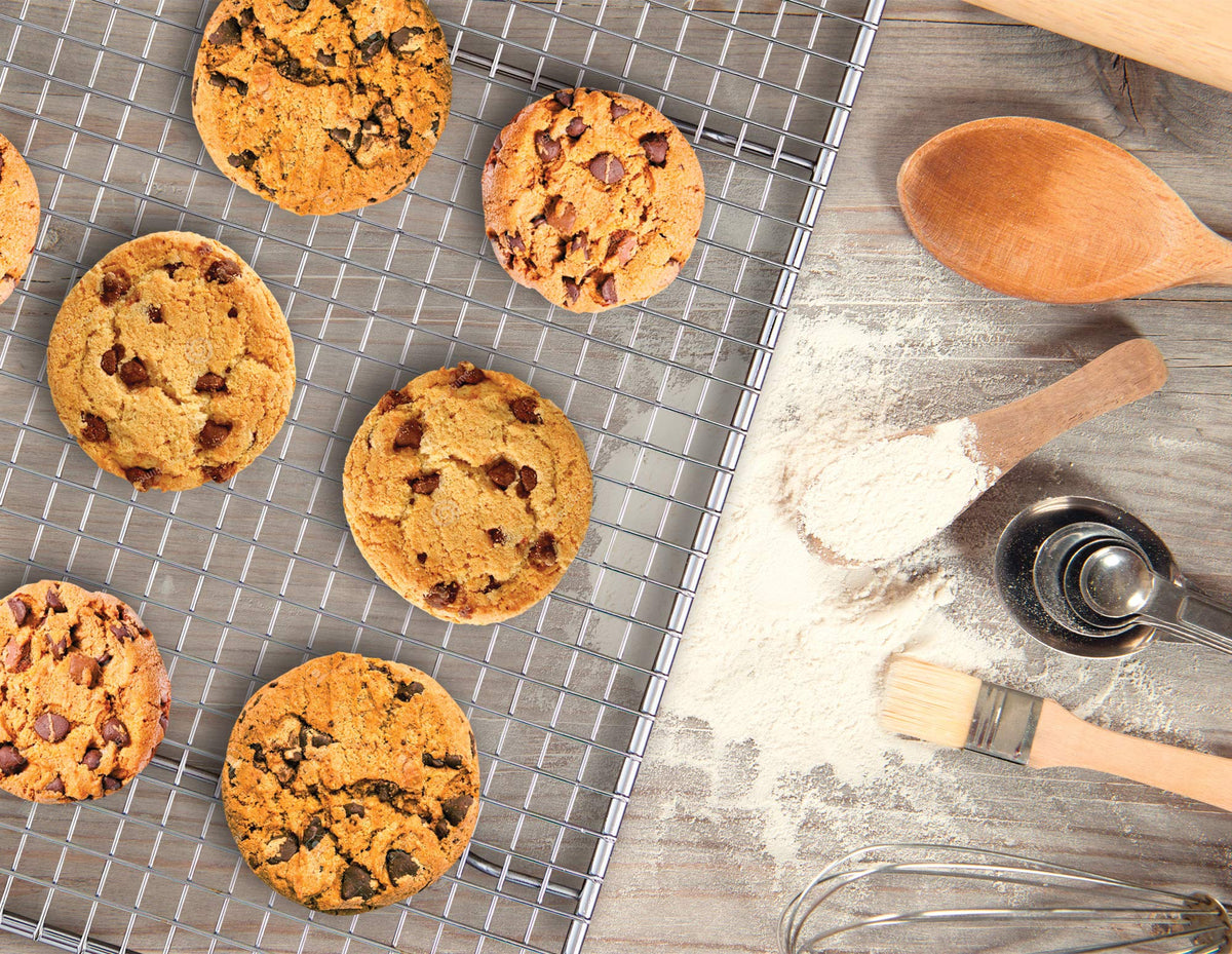 Mrs. Anderson's Baking is a versatile kitchen tool for cooling, drying, and roasting tasks.