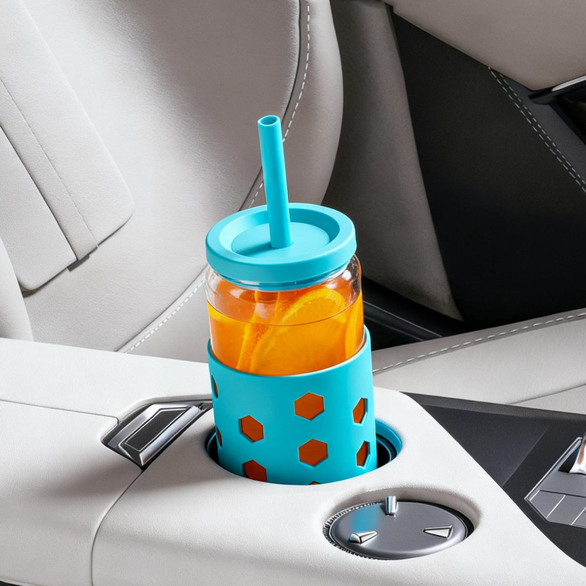 Mrsdry silicone lids for ice-cold drinks prevent spills during travel.