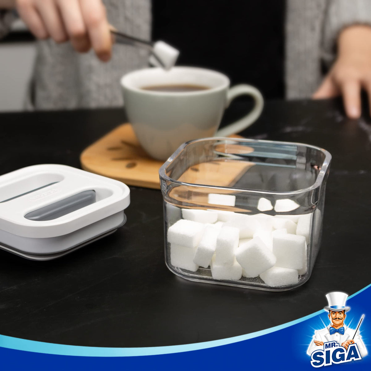 MR.SIGA BPA-free food-grade material highlights safe storage of dry goods.