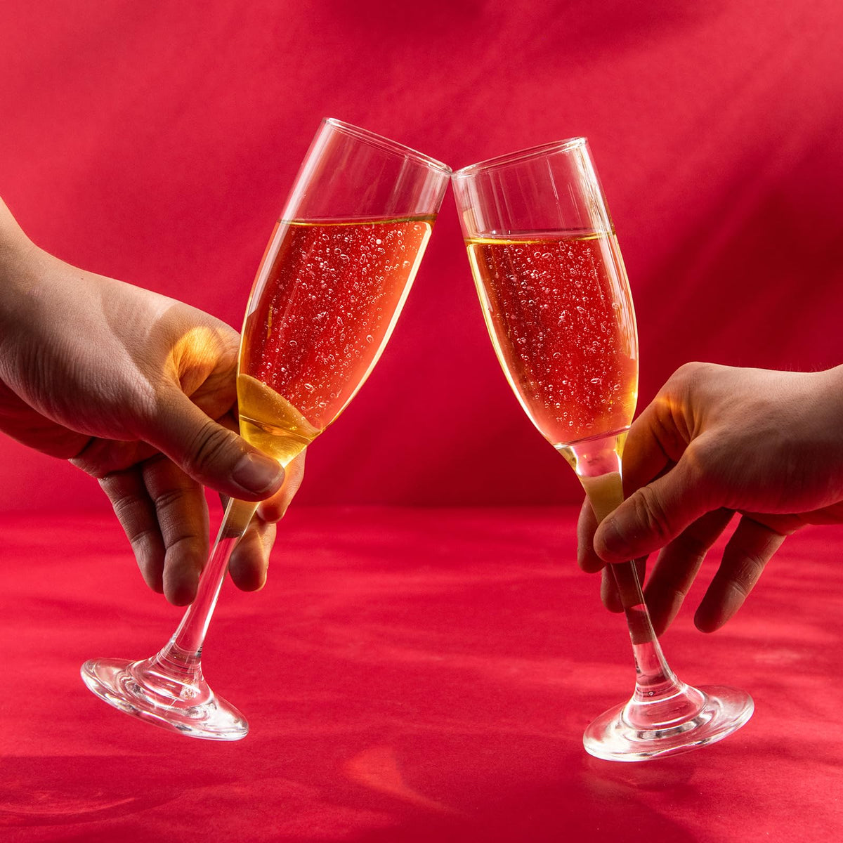 MRZIKPO champagne glasses wedding table setting, ideal for toasting at celebrations.