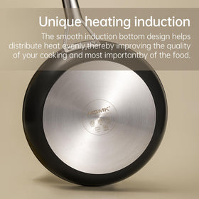 MsMk pan handle stays cool for comfortable lifting during cooking