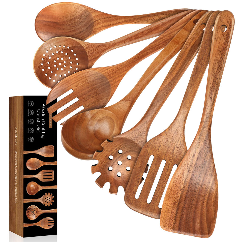 MULBOM wooden soup-spoon close-up shows smooth non-stick surface for easy stirring