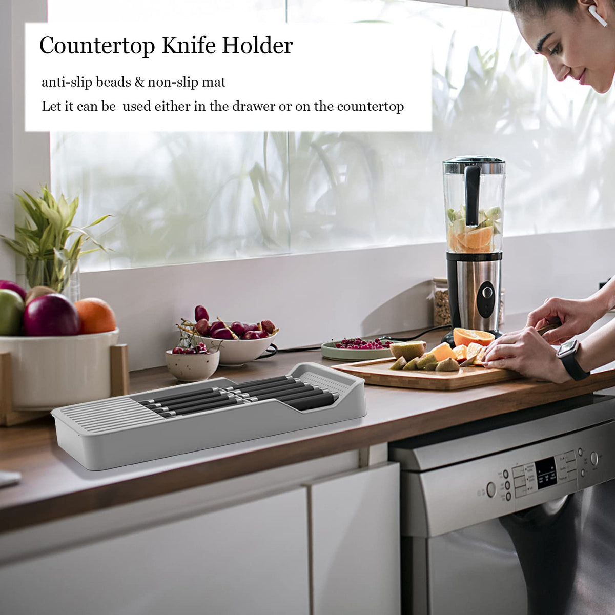 Mulikeer knife storage with drainage holes promotes dry storage and moisture control.