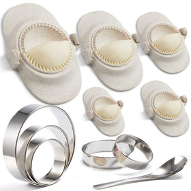 MUMSUNG 6-inch empanada press with deep belly for larger fillings.
