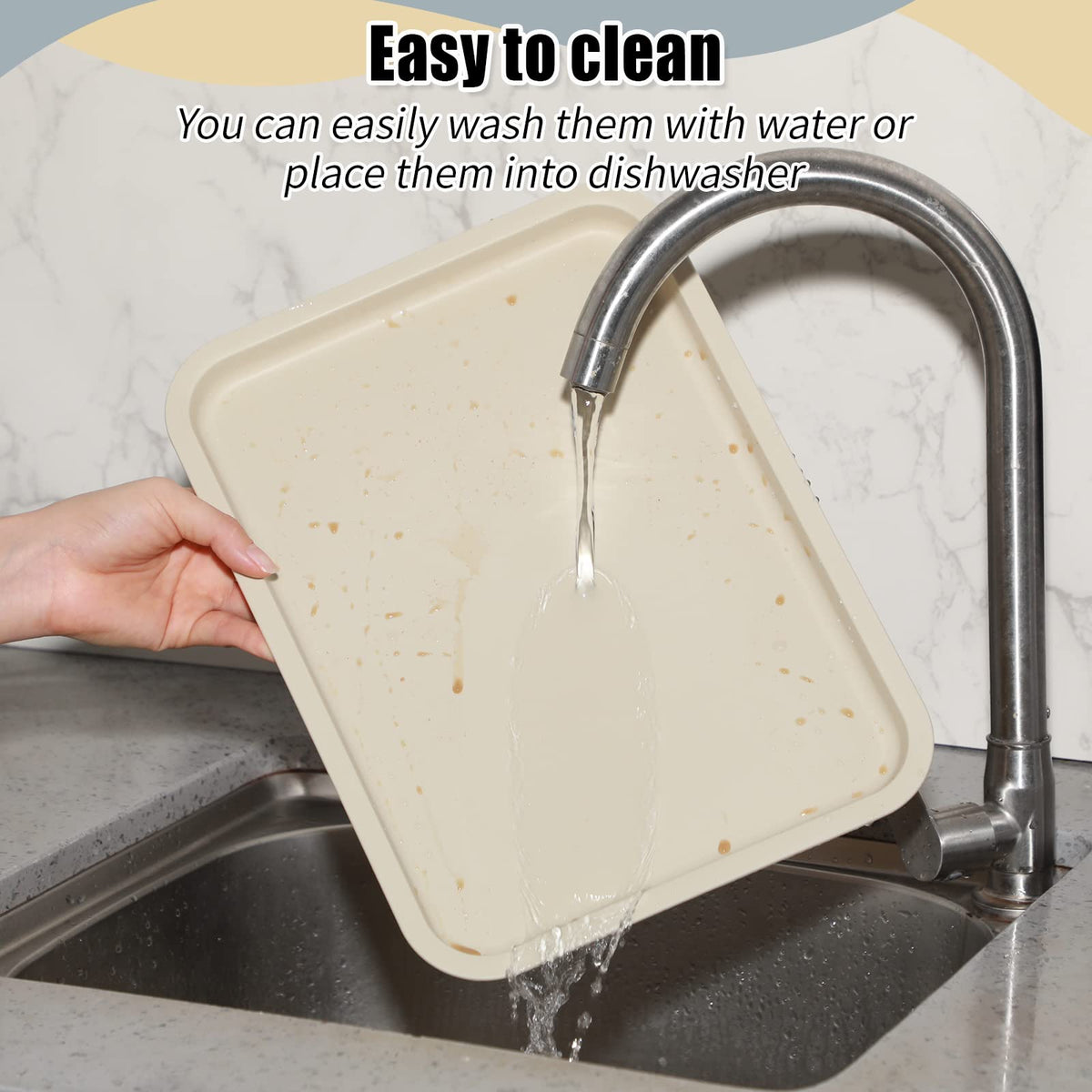 Mumufy 12 x 9 inch cafeteria trays offer ample space for meals and drinks.
