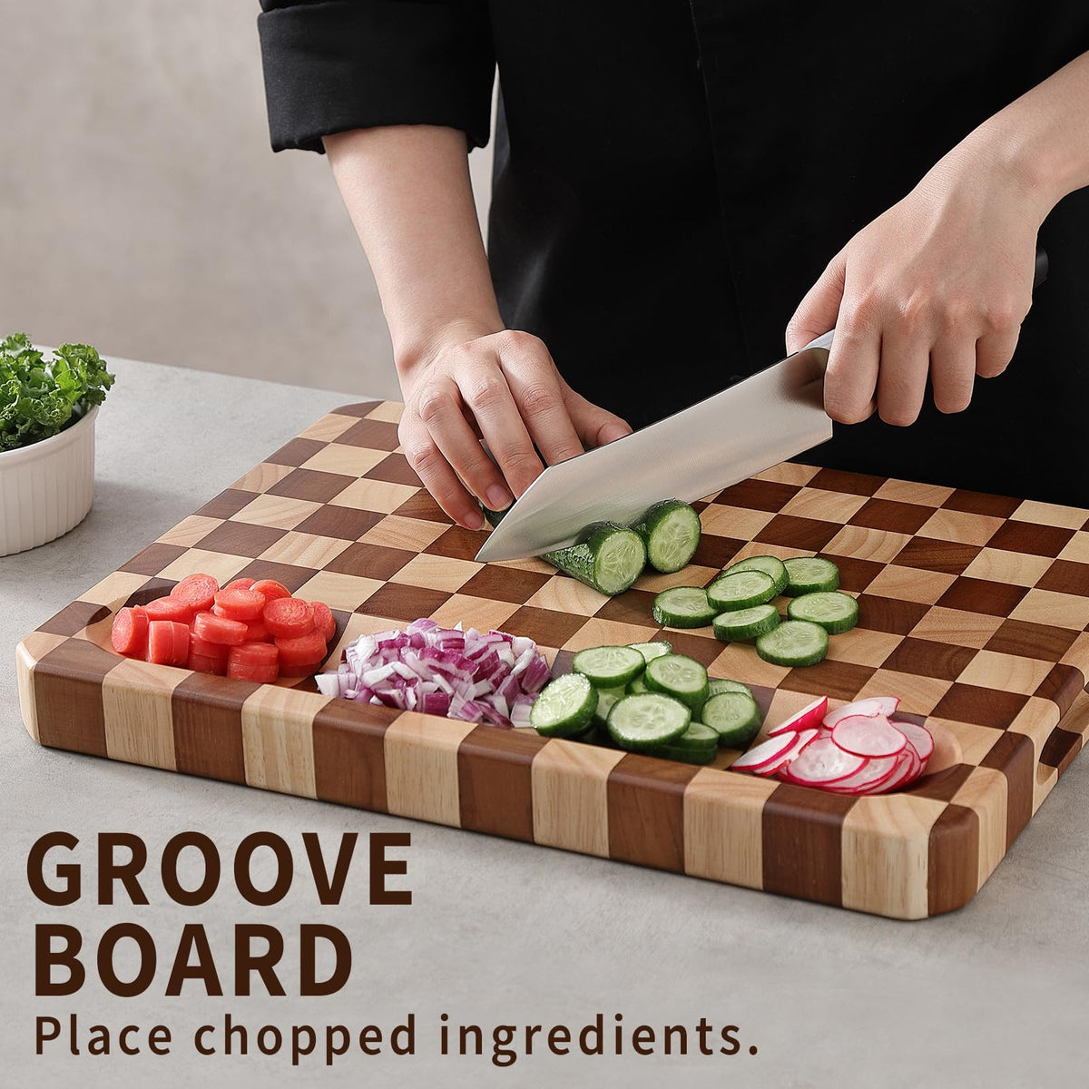 Musifan Acacia board features built-in juice trough to minimize mess.