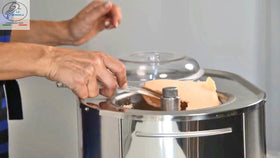 Musso Lussino stainless steel housing conveys a professional kitchen look.