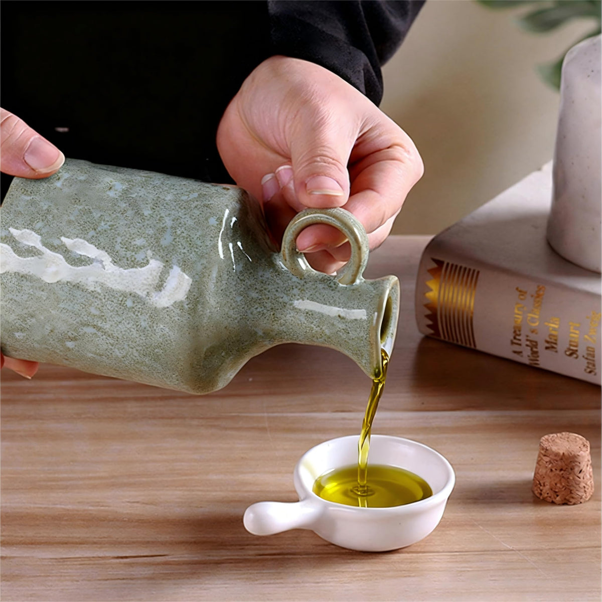 MuyuRise ceramic bottle featuring cork stopper protects freshness while dustproof storage.