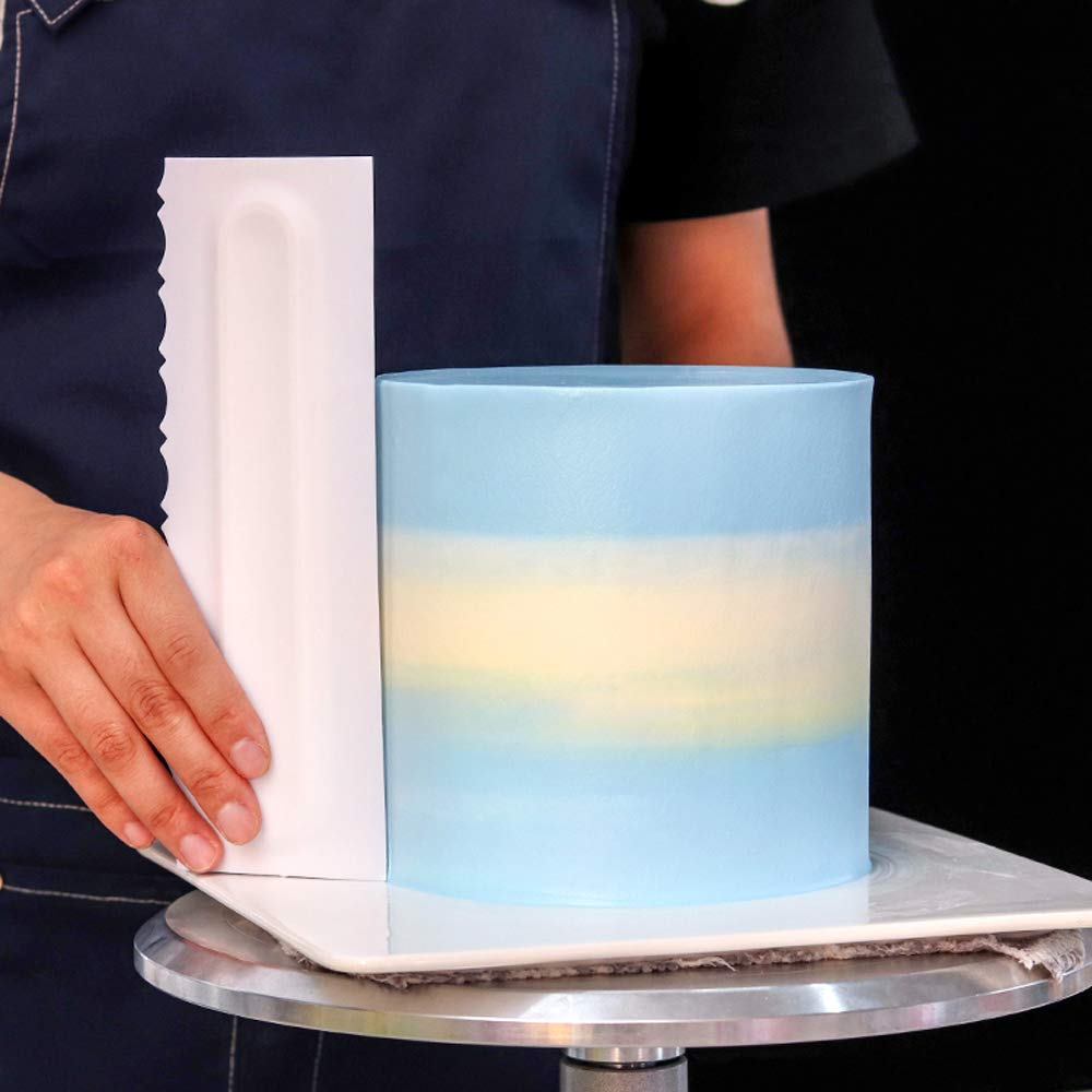 Mwellewm 4pc set offers versatile edges for mousse and buttercream decorating.
