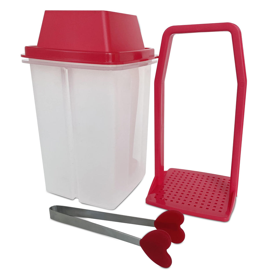 Mwnxia pickle container with strainer lid close-up for easy draining