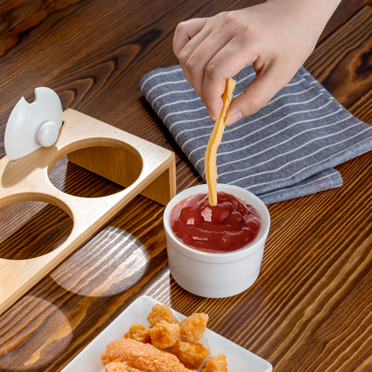 MyGift hosting gift set enhances table presentation for gatherings.