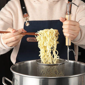 MylifeUNIT stainless steel mesh strainer designed for quick drainage while cooking.