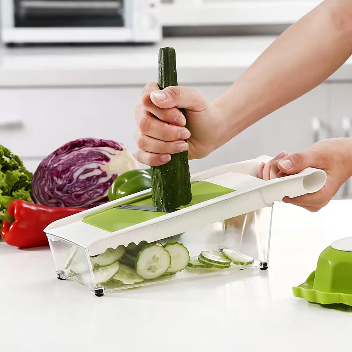 NACOLUS compact blade storage helps organize tools after use.