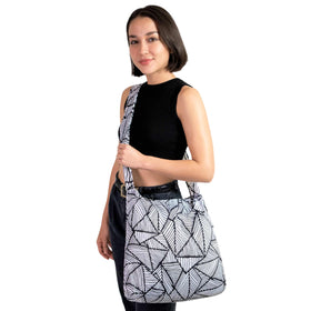 Nanobag Sling ultralight 24 g for effortless portability.