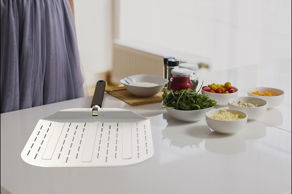 neatNuseful pizza peel gift-ready packaging for bakers and bread lovers