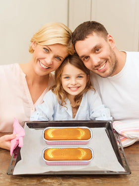 NEEBAKE pink loaf pan with lid for easy cooling and storage.