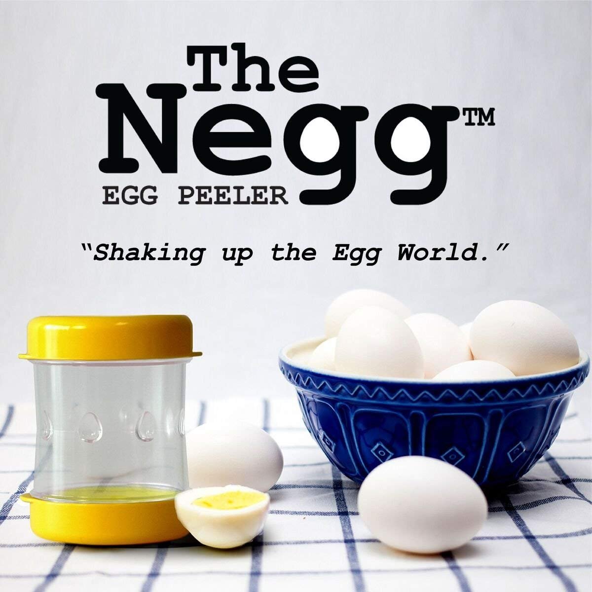 NEGG black shake-action demonstrates simple shell removal with controlled motion.