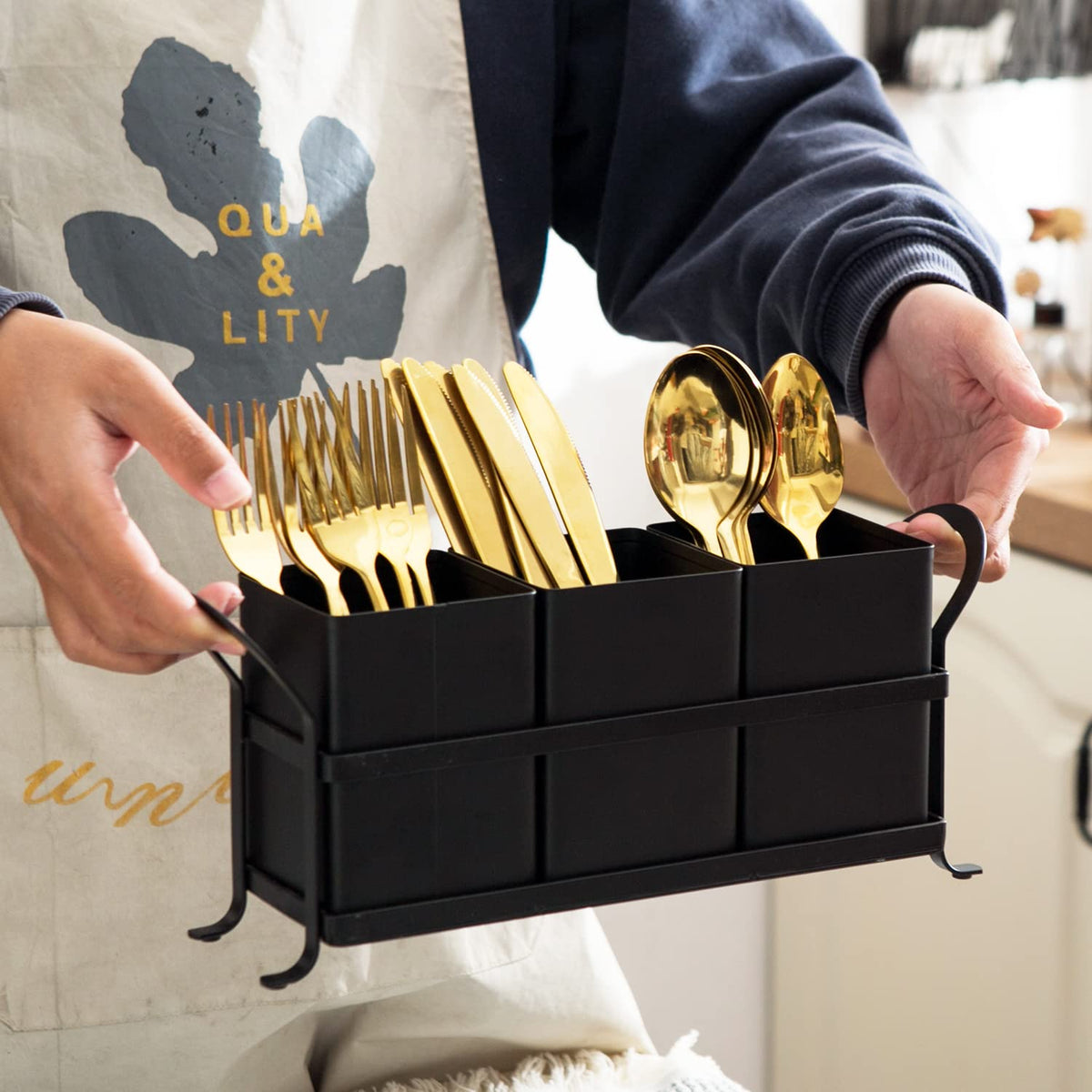 NelyBet flatware caddy stores knives, spoons, and forks for quick access.