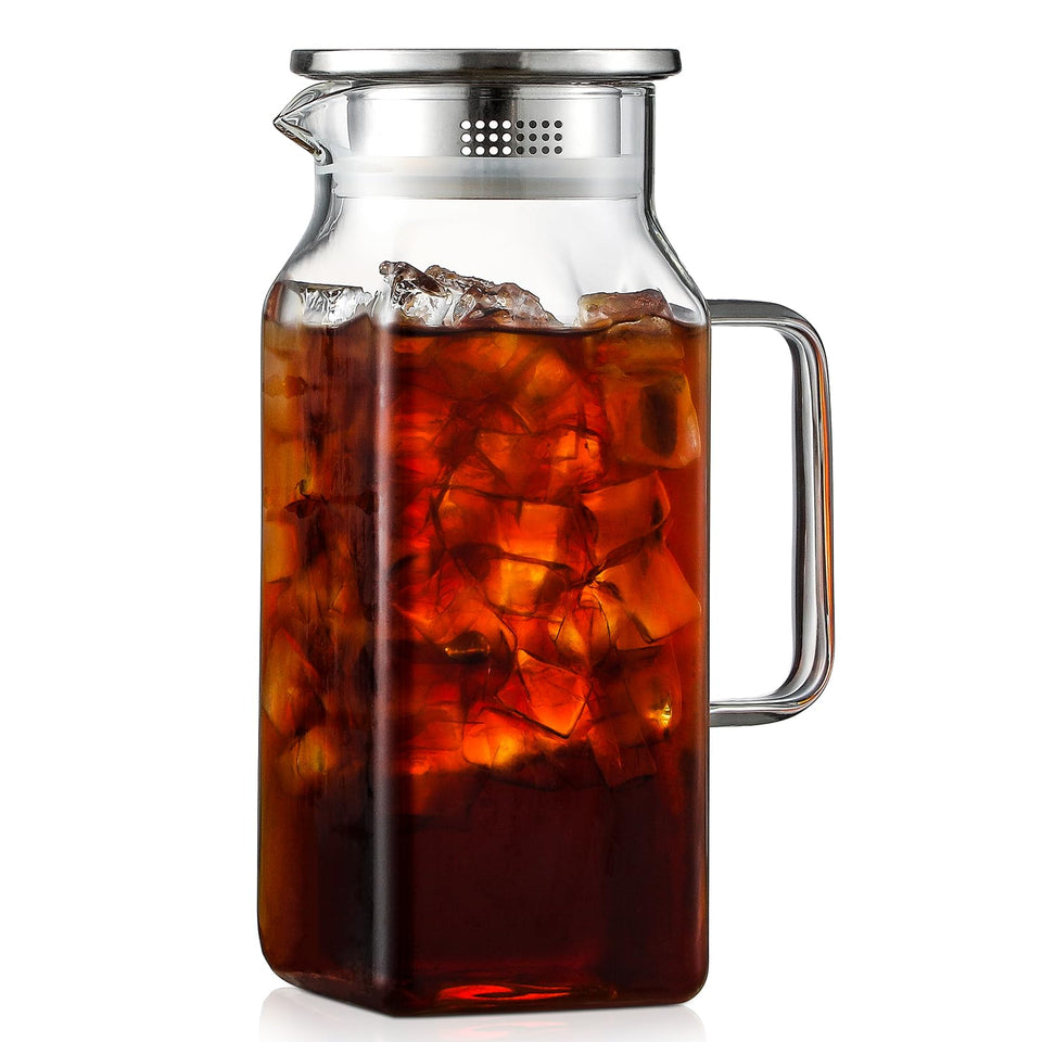 NETANY 40oz square glass pitcher with lid and spout for easy pouring.