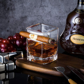 YouYah lead-free crystal glass showcases whiskey with a safe, comfortable grip.