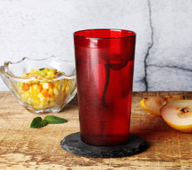 Dishwasher-safe tumbler preserves color and grip after numerous cycles.