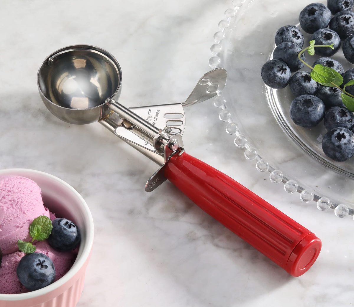 New Star Foodservice 34868 NSF-certified handle for quick size identification