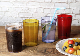 New Star Foodservice clear tumbler enhances beverage presentation in various dining environments.