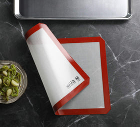 New Star Foodservice mat for commercial use with a durable silicone surface layer.