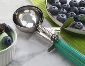 New Star Foodservice right-handed design supports efficient operation.