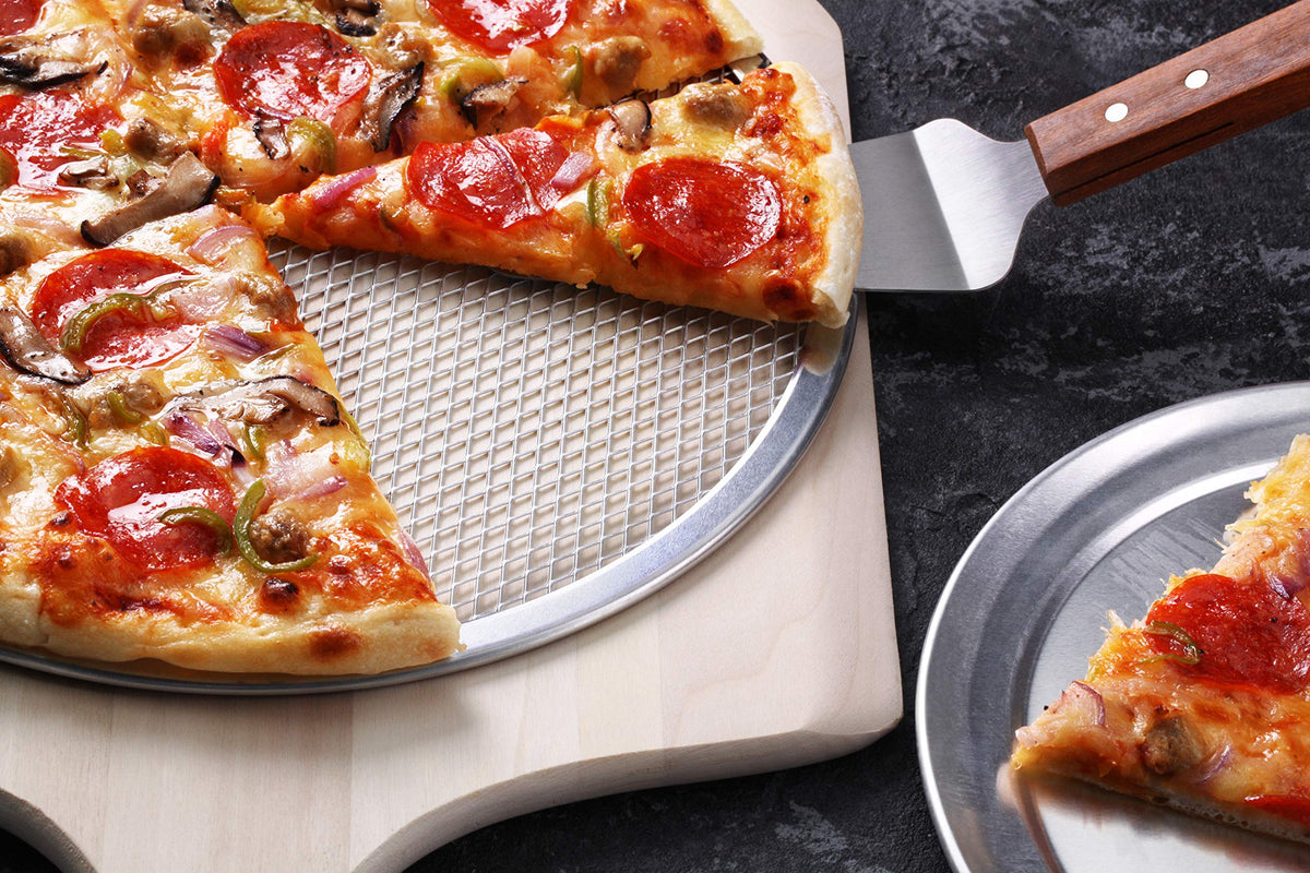 New Star durable 6-pack pizza screens streamline catering kitchen workloads