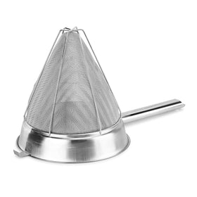New Star Foodservice reinforced design strainer withstands high-volume kitchen workflows.