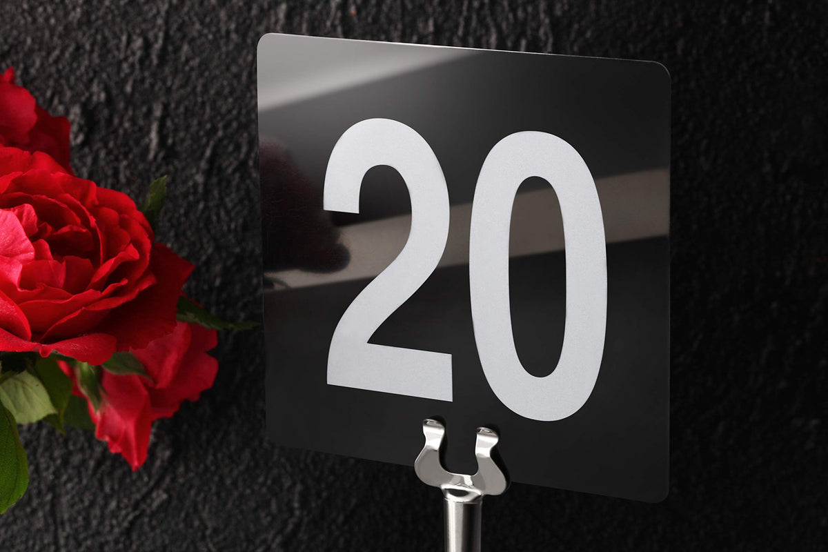 New Star Foodservice 23206 1-50 set enables organized events and banquets.
