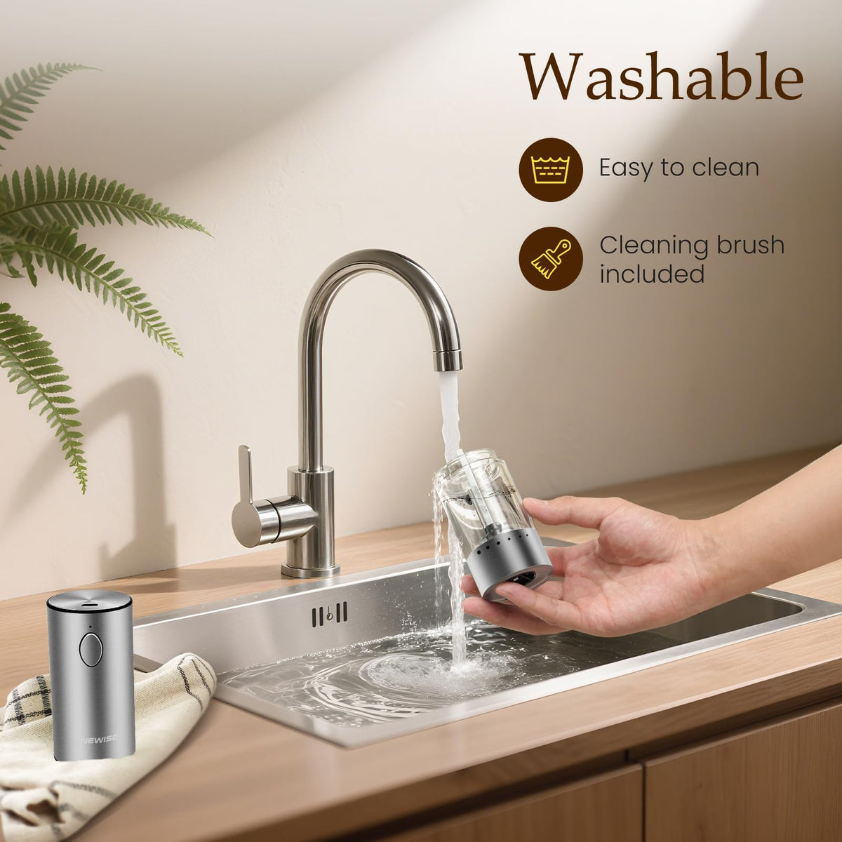 Newise grinder highlighting 95ml capacity to reduce refills during busy cooking.