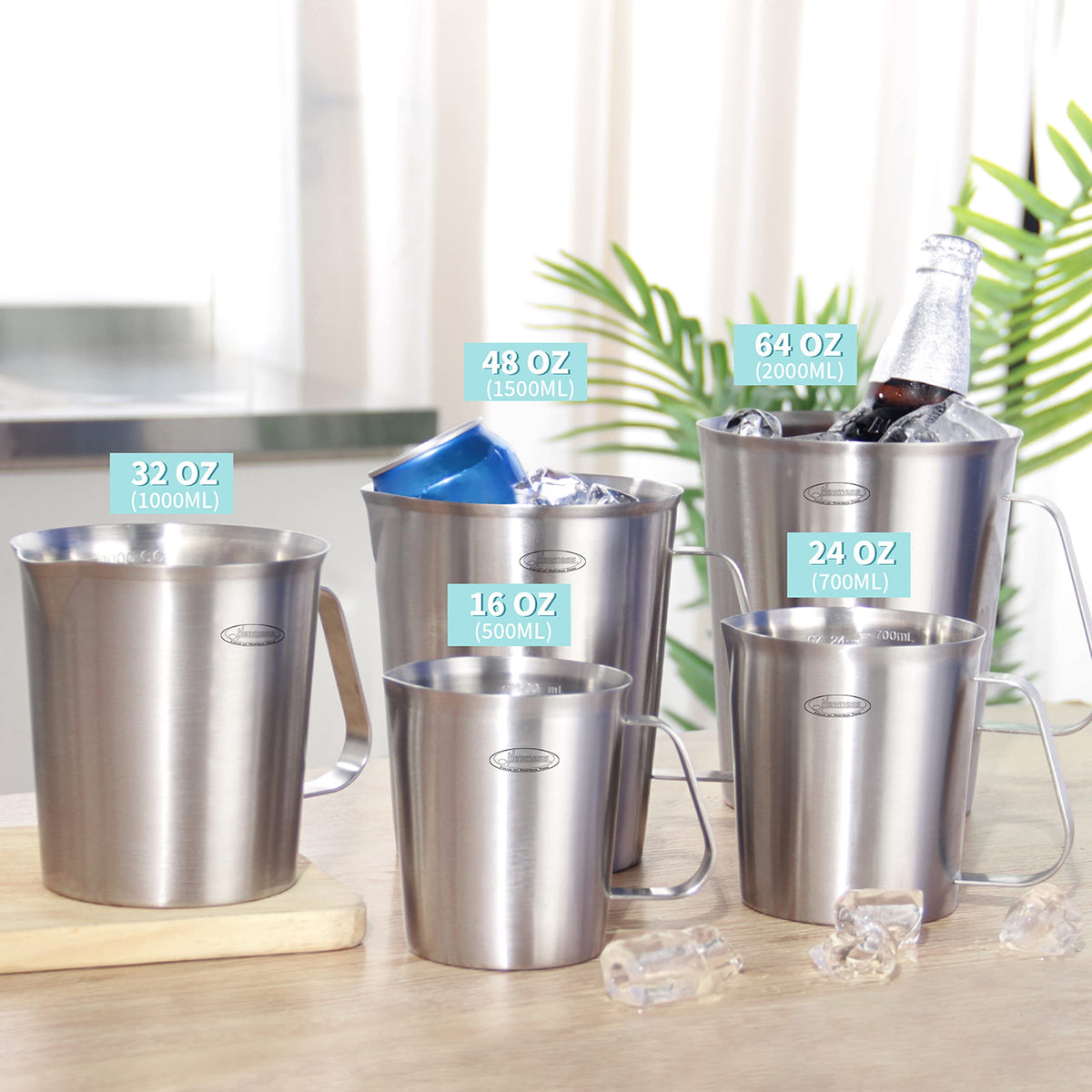 Newness measuring cup ideal for pet portions and meal prep.