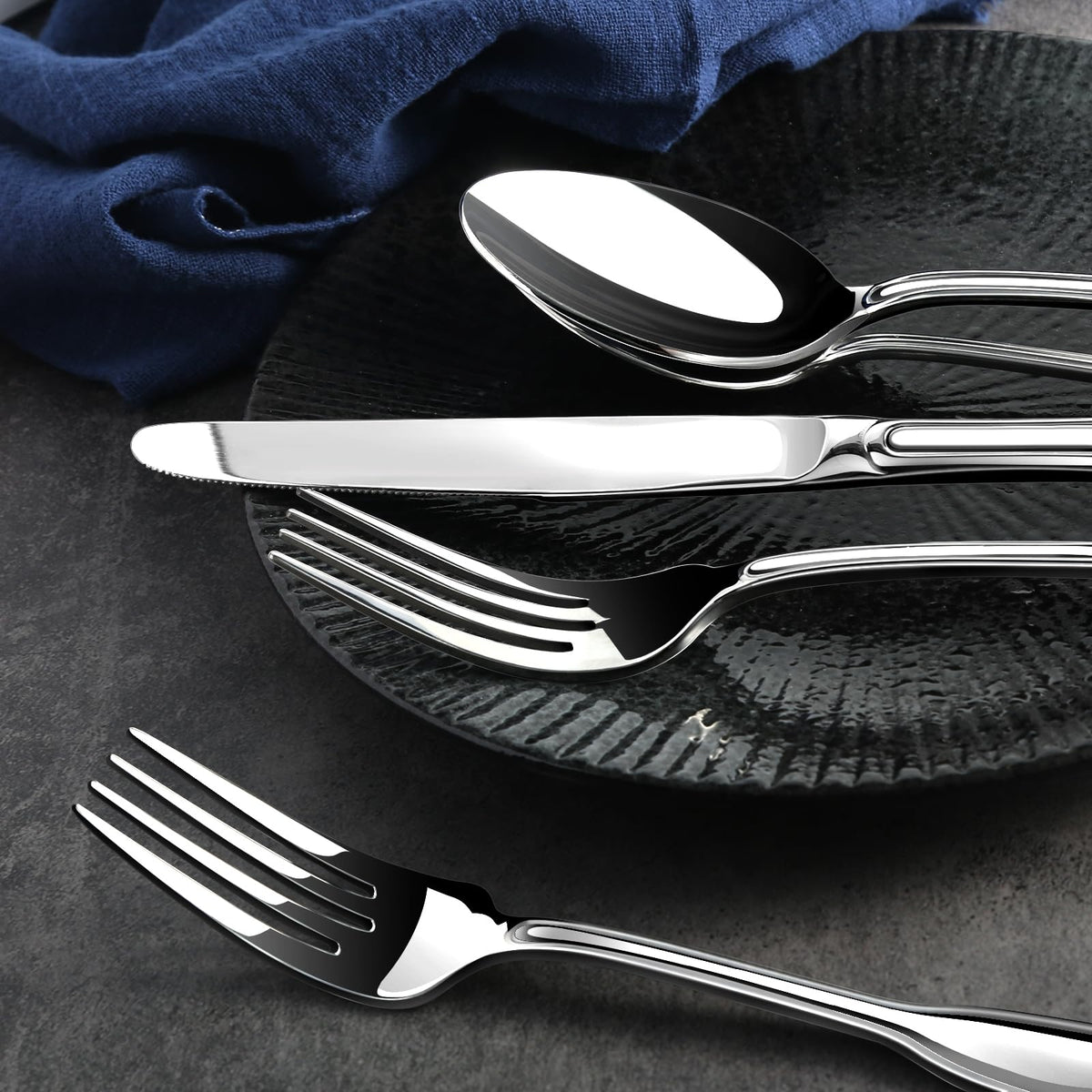 Nice Kitchen 8-teaspoons perfect for beverages and dessert courses.