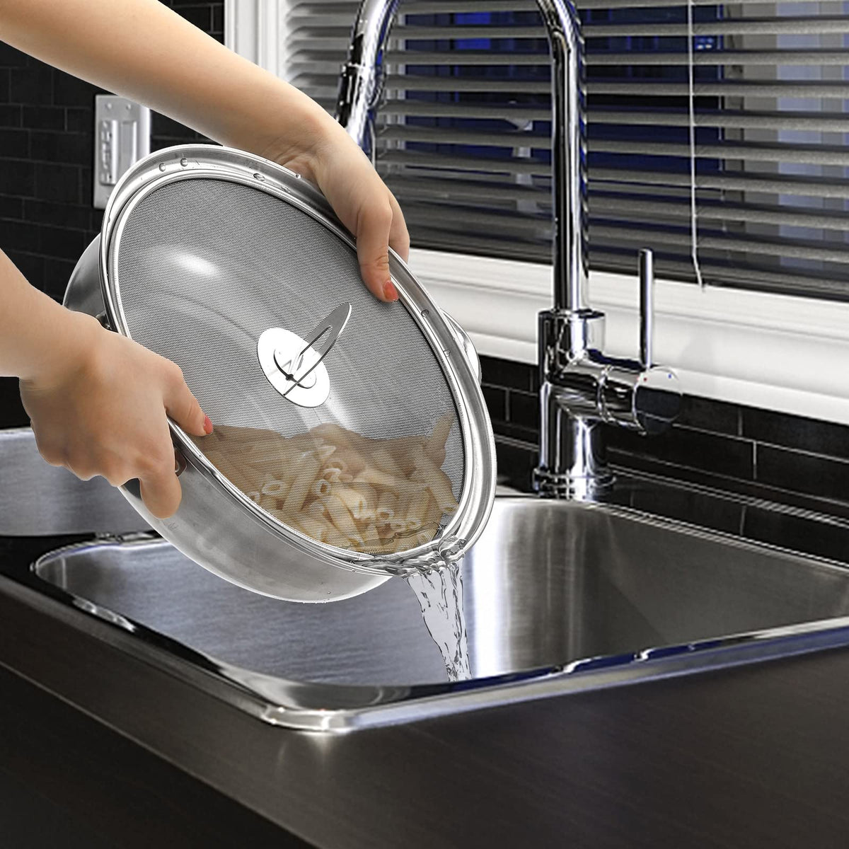 Nicunom splatter screen doubles as a steamer or cooling rack for baked treats.