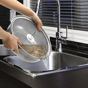 Nicunom splatter screen doubles as a steamer or cooling rack for baked treats.