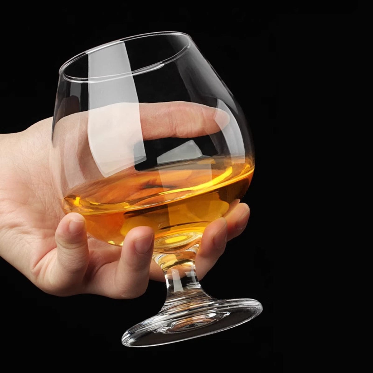 ninesung elegant clear glass stem enhances a timeless bar look.