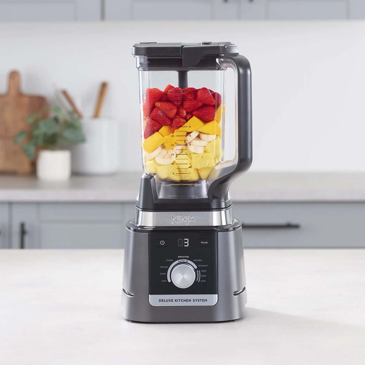 Ninja CO905KS 88-ounce pitcher for large batches of smoothies and soups