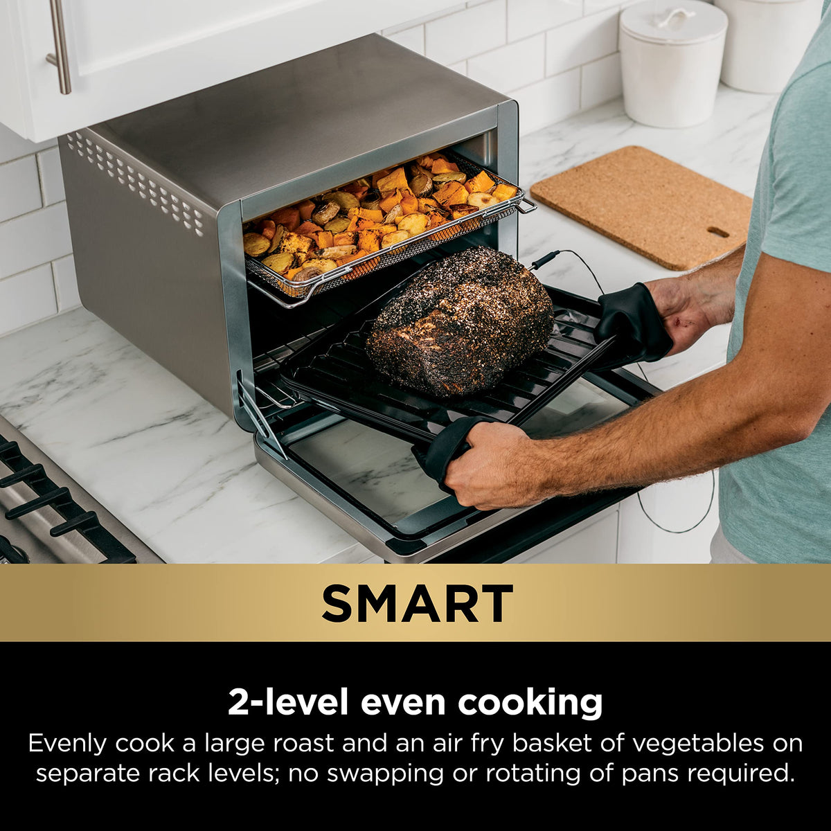 Ninja DT251 digital display demonstrates smart thermometer syncing for precise doneness.