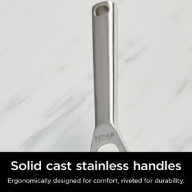 Ninja EverClad lid and high walls optimize cooking control and prevent splatter.